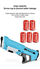 Pistola d'água de alta pressão. muito mais diversão durante o verão