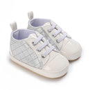 Tênis esportivo casual feminino para bebê, primavera e outono, sola macia, antiderrapante, para caminhada em ambientes internos e externos, calçado para os primeiros passos.